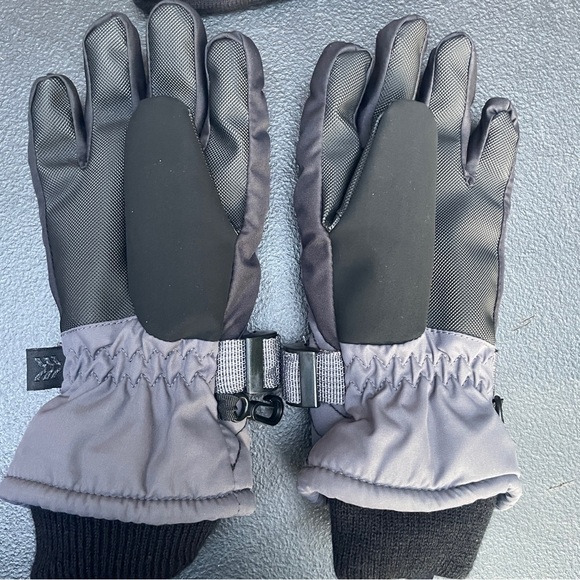 H&M Knit Cap All in Motion Water Resistant Gloves Champion Gloves Size 4… - Picture 8 of 13